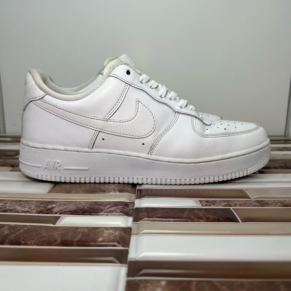 Nike Air Force 1 - Picture 1 of 16